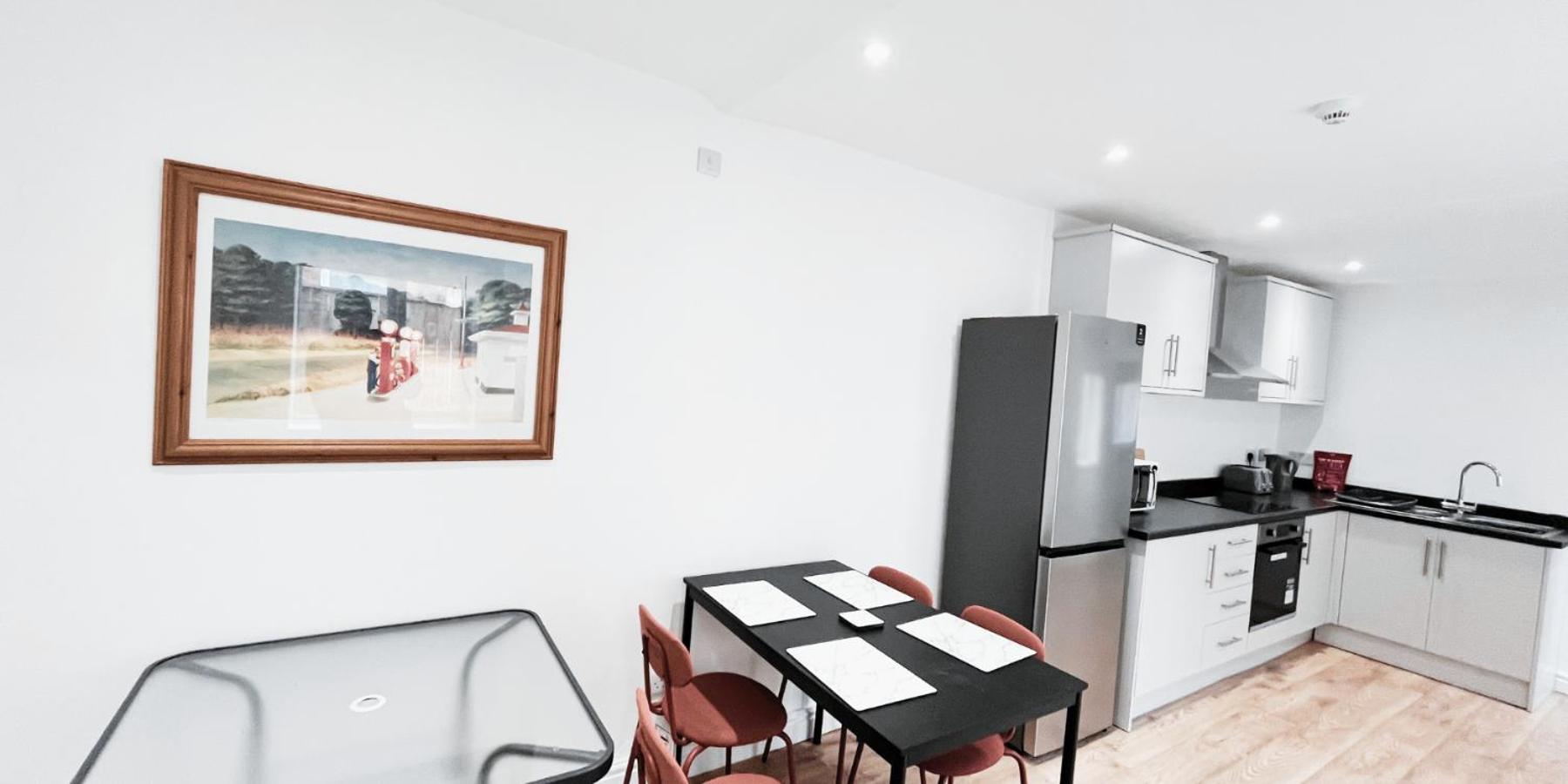 Spacious Room In Modern House Near นอตติงแฮม ภายนอก รูปภาพ