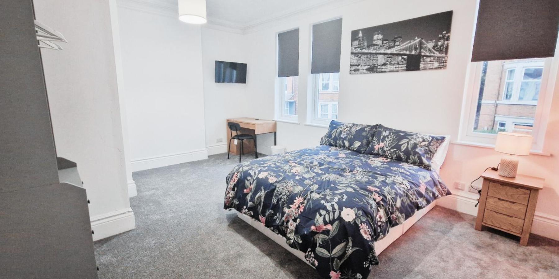 Spacious Room In Modern House Near นอตติงแฮม ภายนอก รูปภาพ
