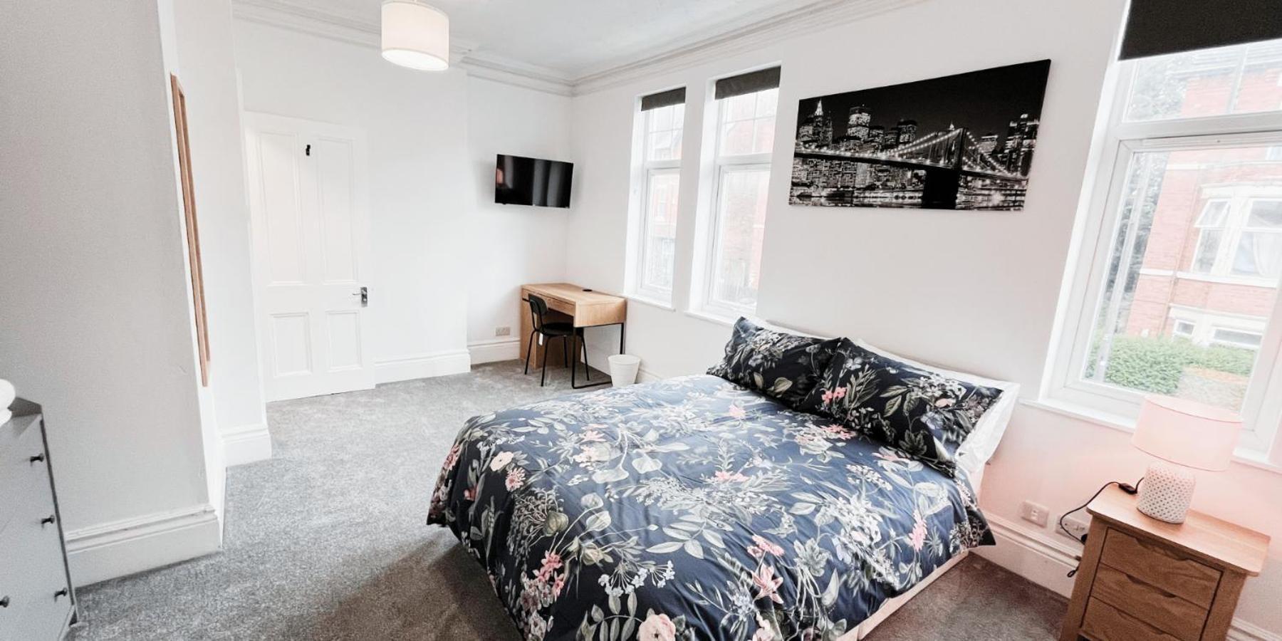 Spacious Room In Modern House Near นอตติงแฮม ภายนอก รูปภาพ